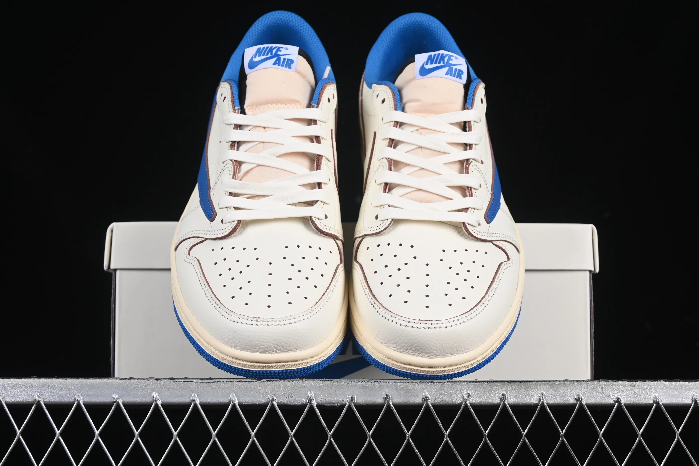 All categories Air Jordan Jordan series basketball shoes Air Jordan 1 Low LW version Travis Scott x Air Jordan 1 Low OG AJ1 Joe 1 undercut low DM7866-104
